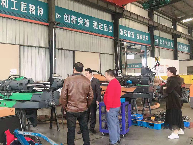 機(jī)載式巖石劈裂機(jī)一開能產(chǎn)多少方？
