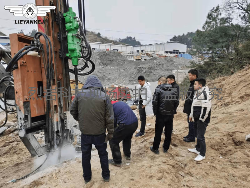 云南、四川、貴州專用機(jī)載式液壓劈裂機(jī)廠家 推薦
