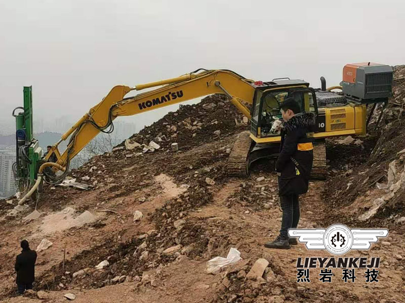 石坑道裂石液壓劈裂機(jī)具有分離效果好、作業(yè)效率高、安全可靠等優(yōu)點
