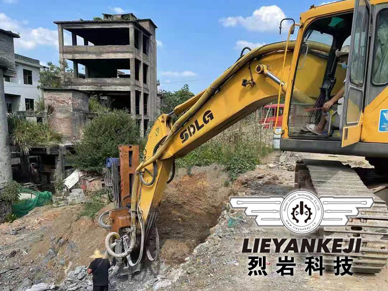 烈?guī)r鉆裂機(jī)應(yīng)用于地基開(kāi)挖