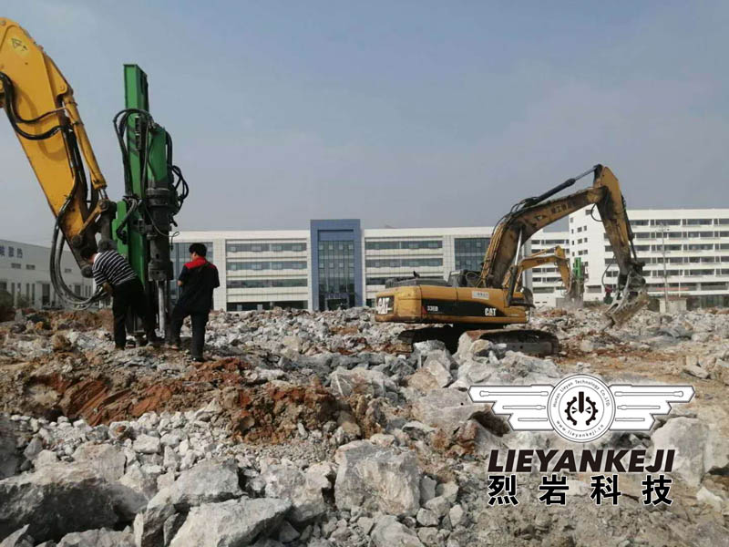 液壓劈石機應用于永州經濟開發(fā)區(qū)建設